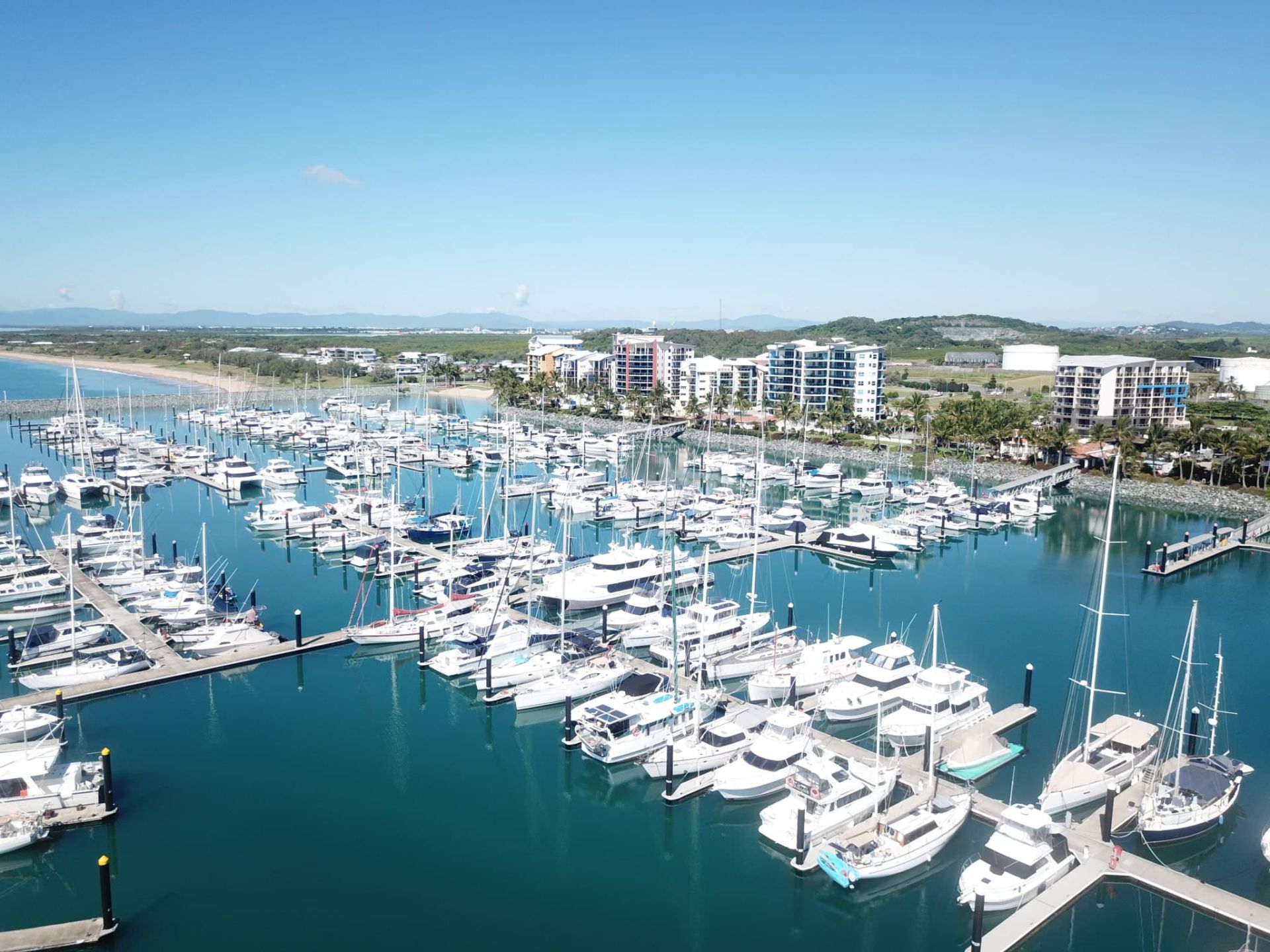 marina-boat