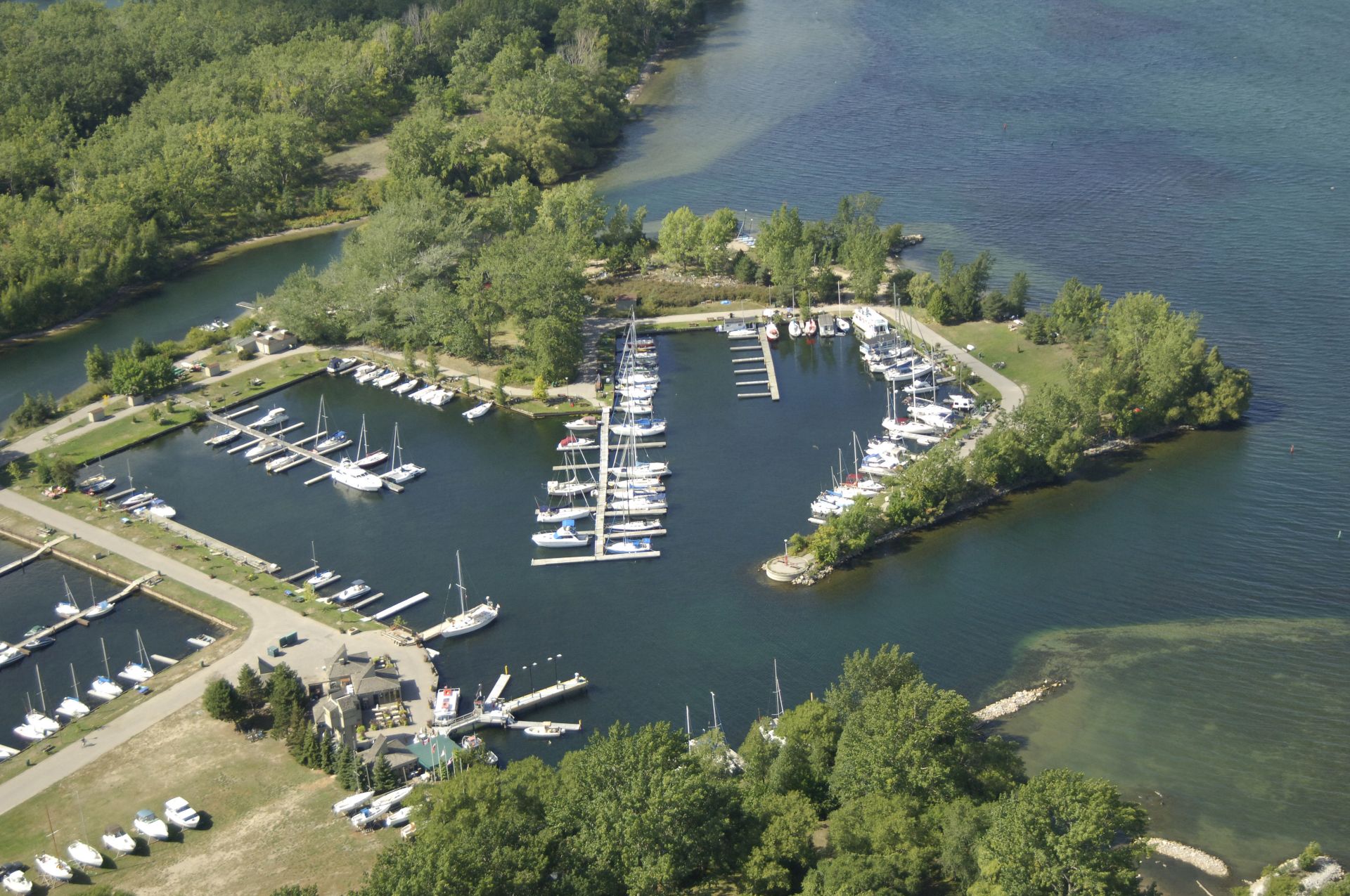 Island Bay Marina, 40 Avenue of the Island, Toronto, ON M5J 2W2, Canada