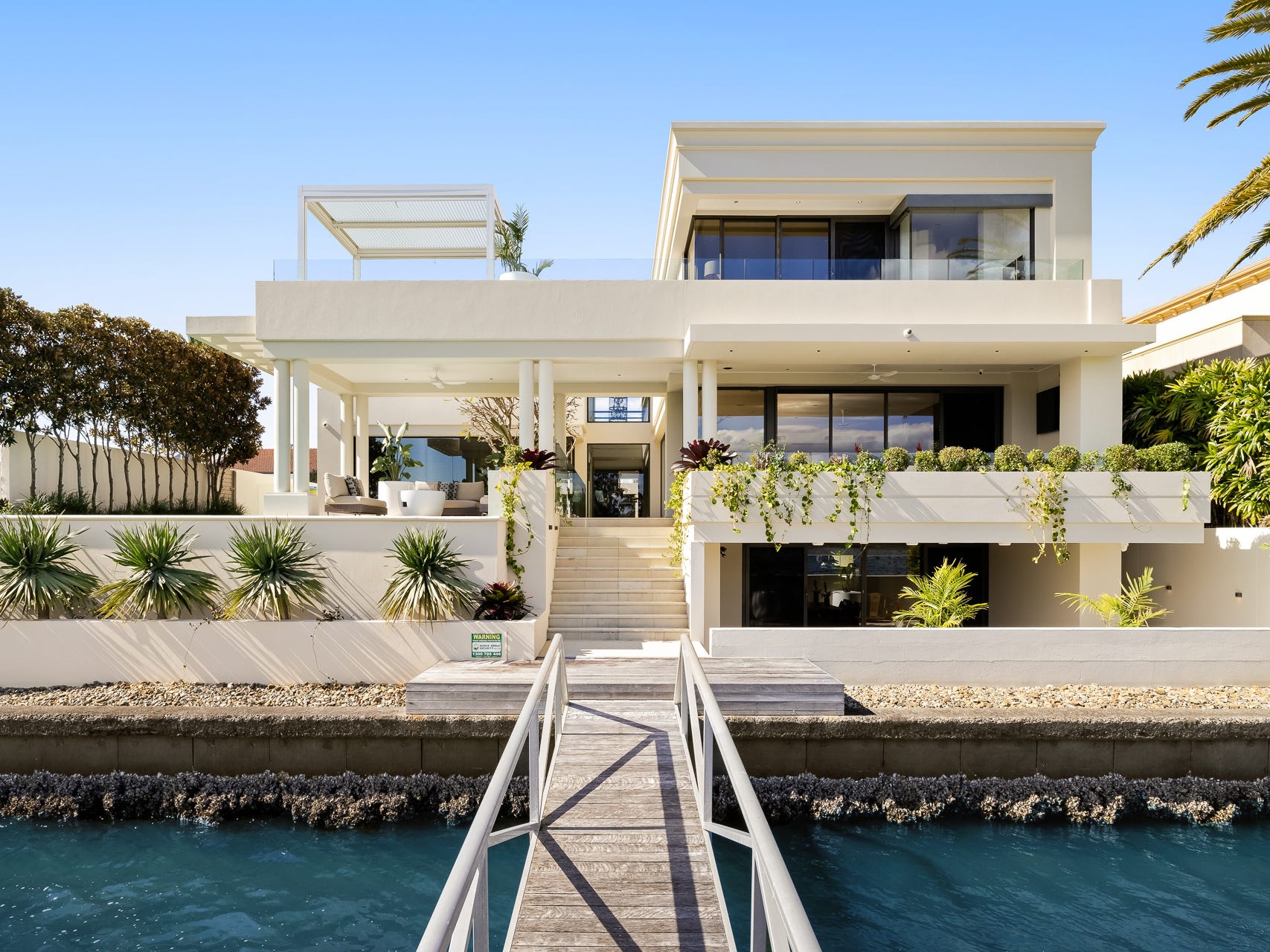 Luxury house with Boat jetty for sale, 192 Hudson Parade, Clareville NSW 2107